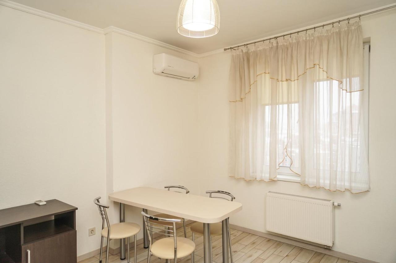 Kyiv Apartment On Chornovola 27 Exterior foto